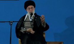 ملت ایران به دشمنان خود سیلى خواهد زد