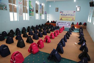 ۵۰۰ بسته نوشت‌افزار میان دانش‌آموزان شهر لالی توزیع شد