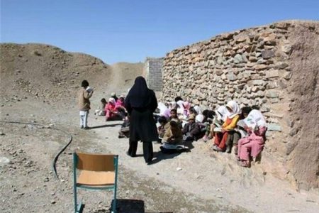 تمام مدارس سنگی خوزستان در سال آینده جمع می‌شوند